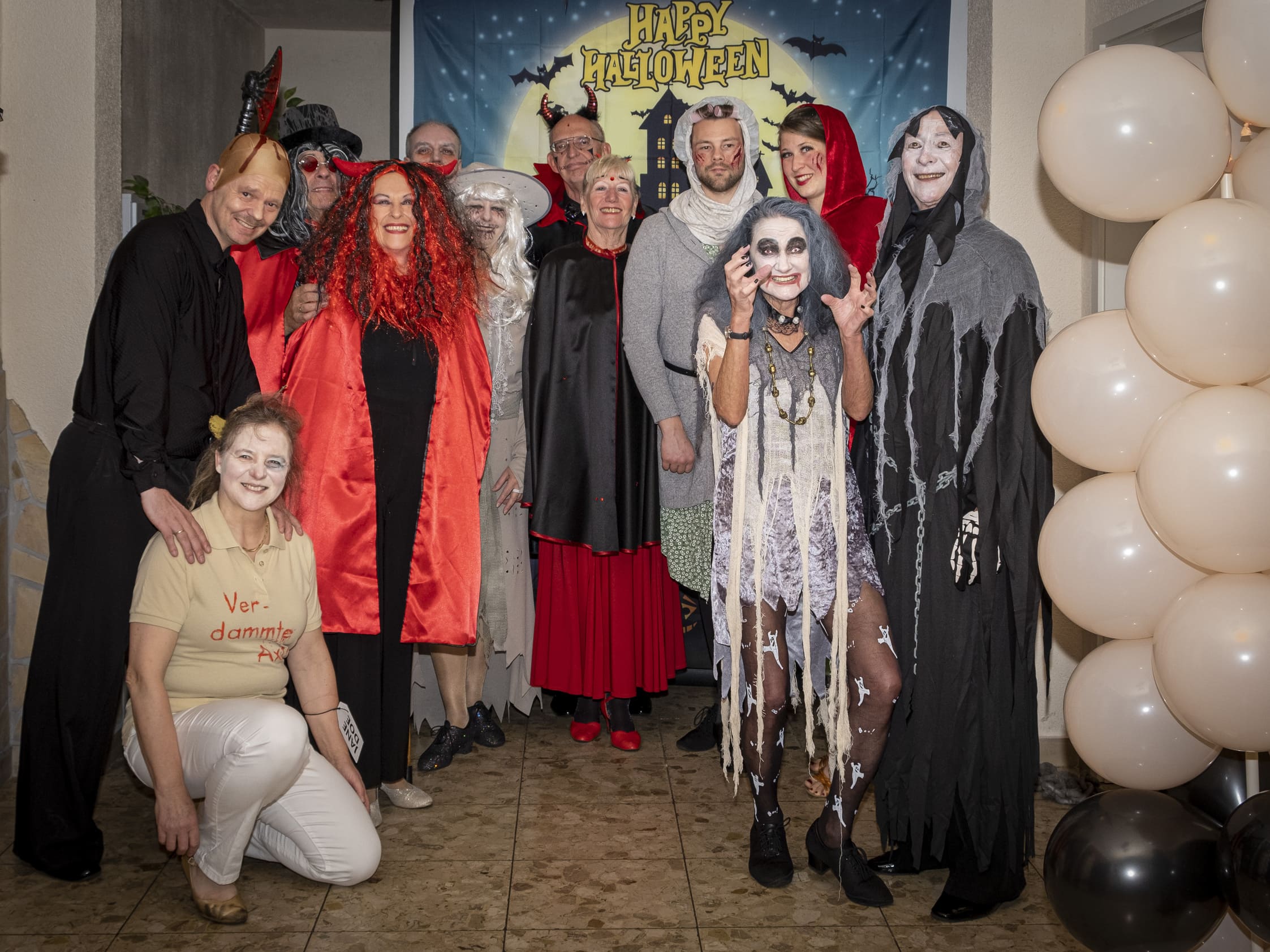 11 22-10-0011 Halloween im Creativ